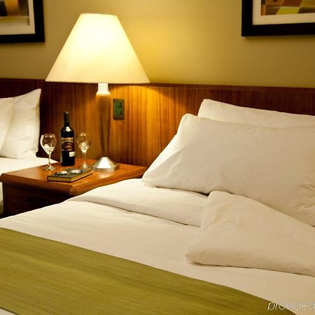 Hotel Palace Γκουαγιακίλ Δωμάτιο φωτογραφία
