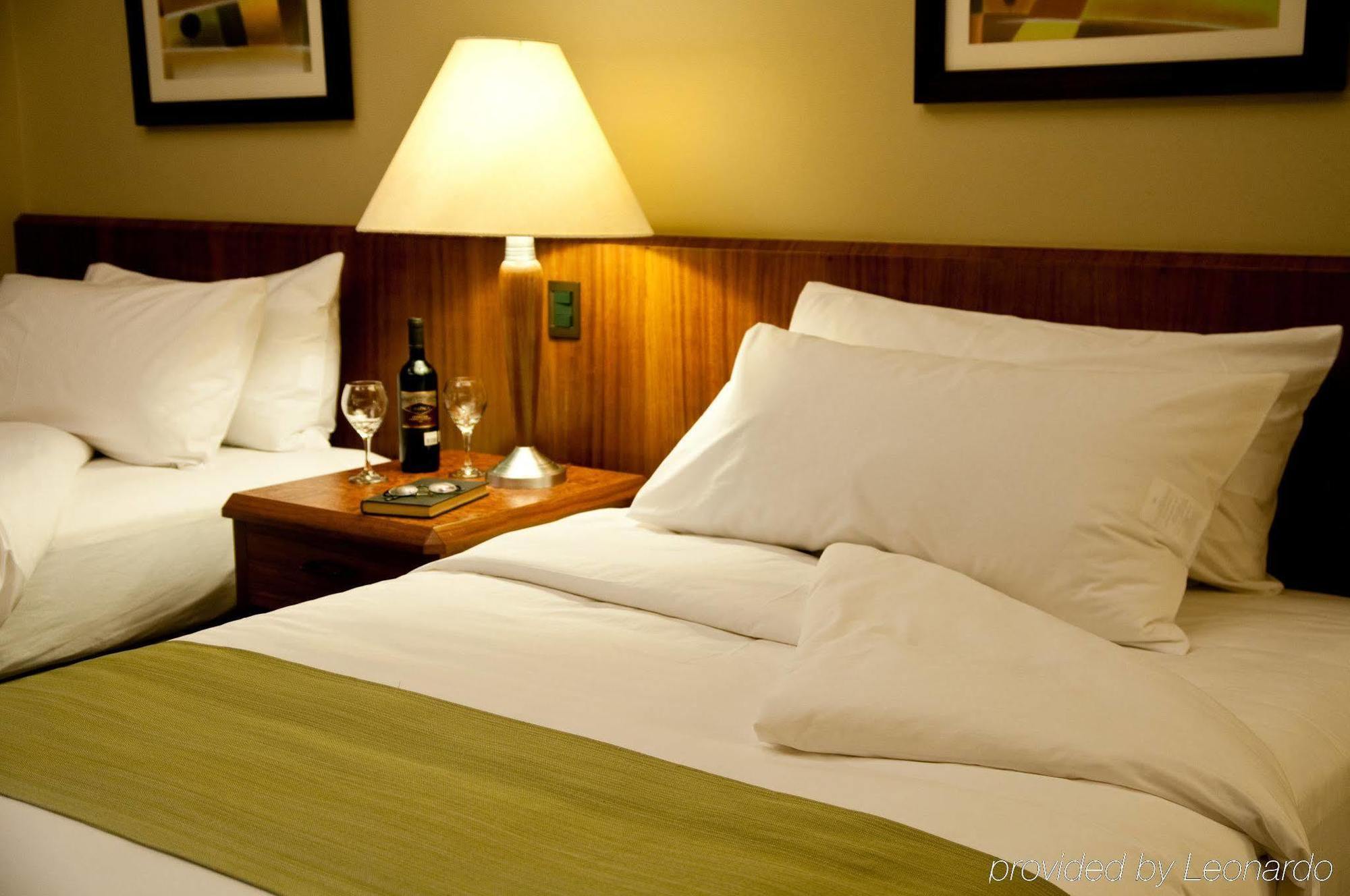 Hotel Palace Γκουαγιακίλ Δωμάτιο φωτογραφία